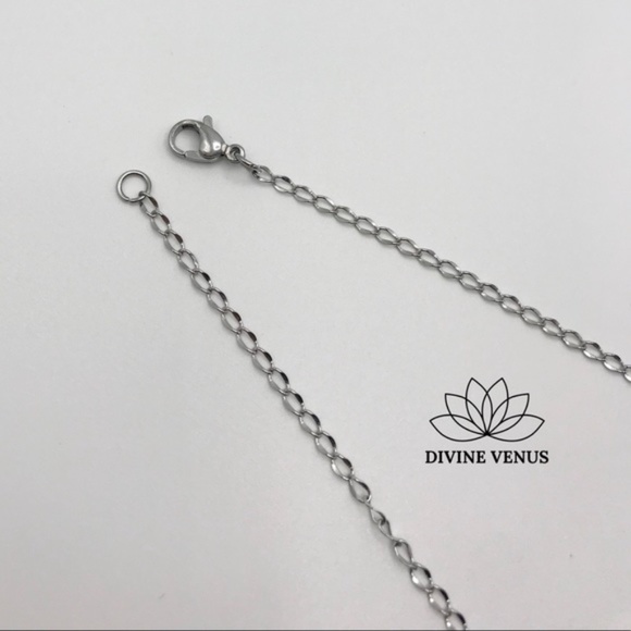 Mother Mary Necklace - Picture 8 of 8